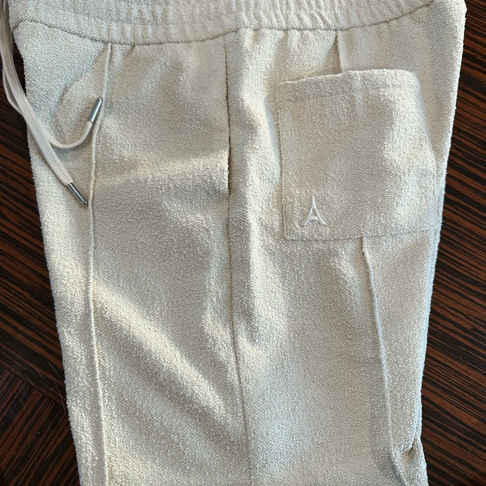 Maniere De Voir textured shorts oatmeal color men’s Sz M NWOT - Picture 9 of 10